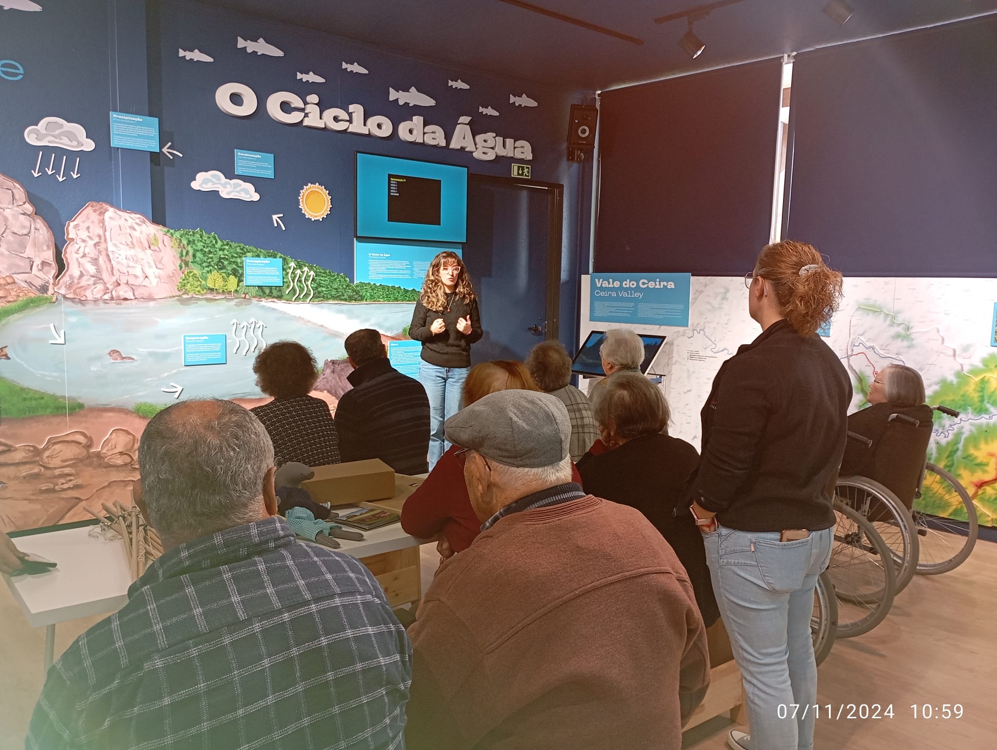 Utentes da Cáritas - Lar da Cabreira visitam o espaço "Ciclo da Truta - Parque da Monteira"