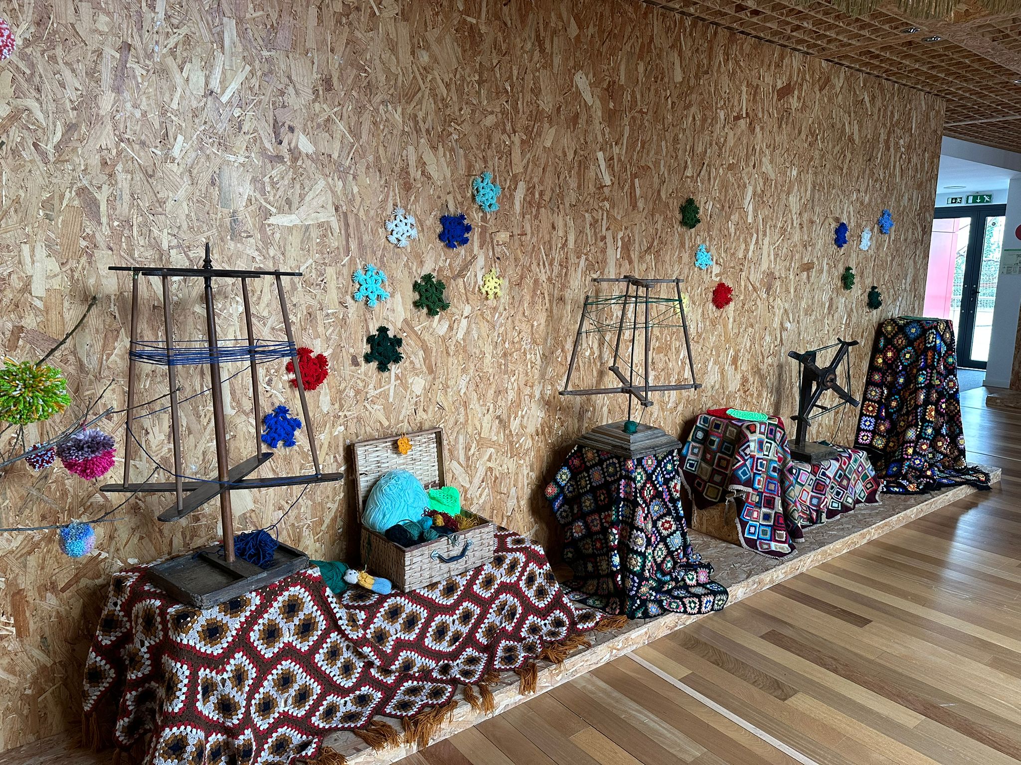 Mostra "Árvore de Natal Comunitária - Quadrados Solidários" na Casa da Cultura de Góis