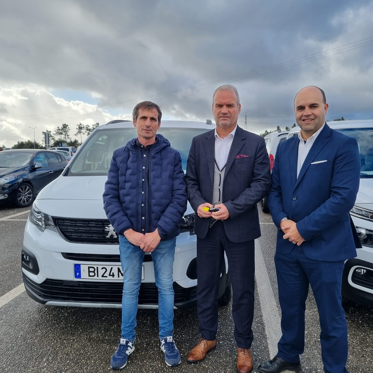 Góis dispõe de nova viatura elétrica para a saúde