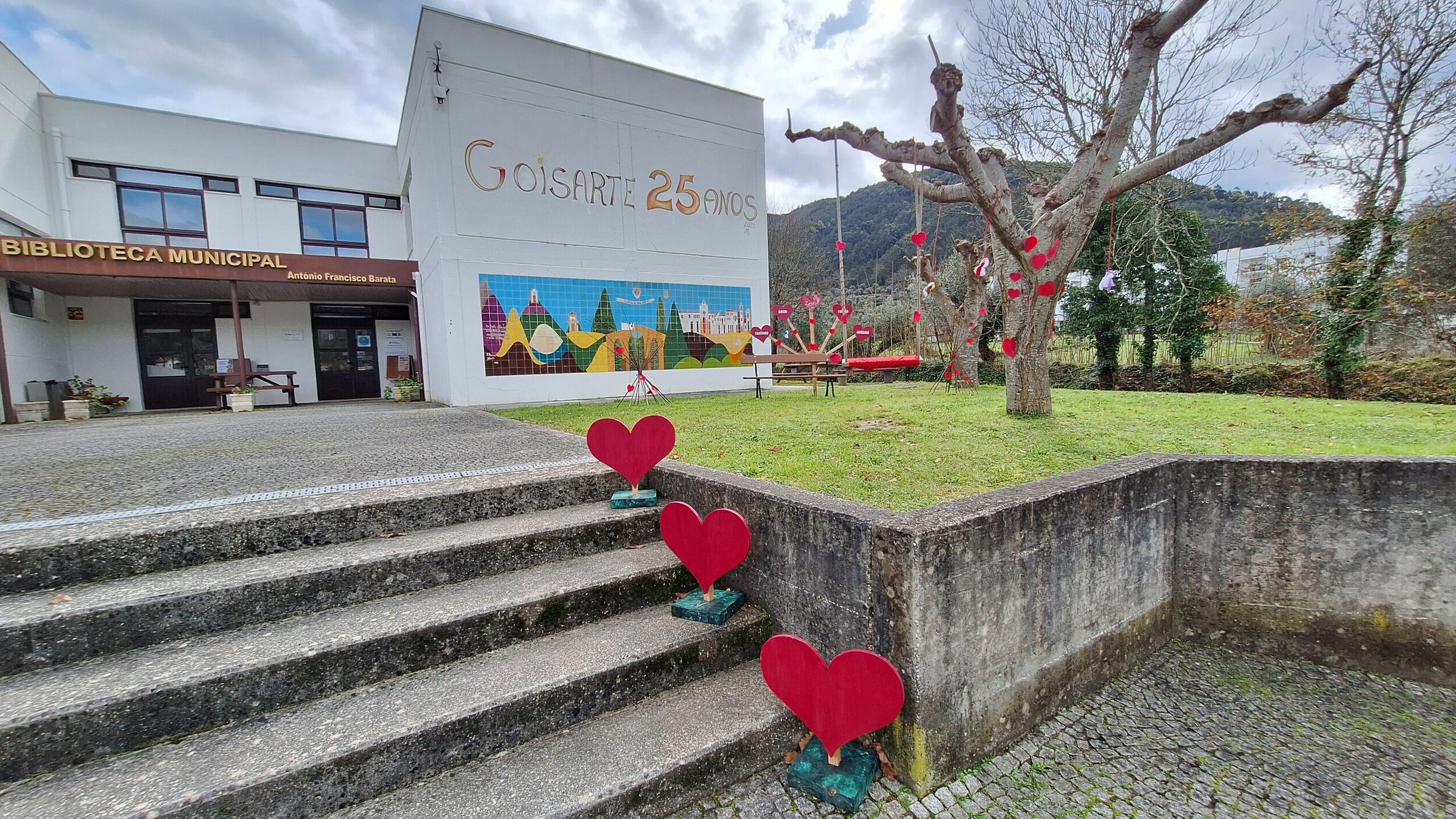 Município de Góis assinala o Dia de S. Valentim com decoração e mostra literária "Paixão pelos Li...