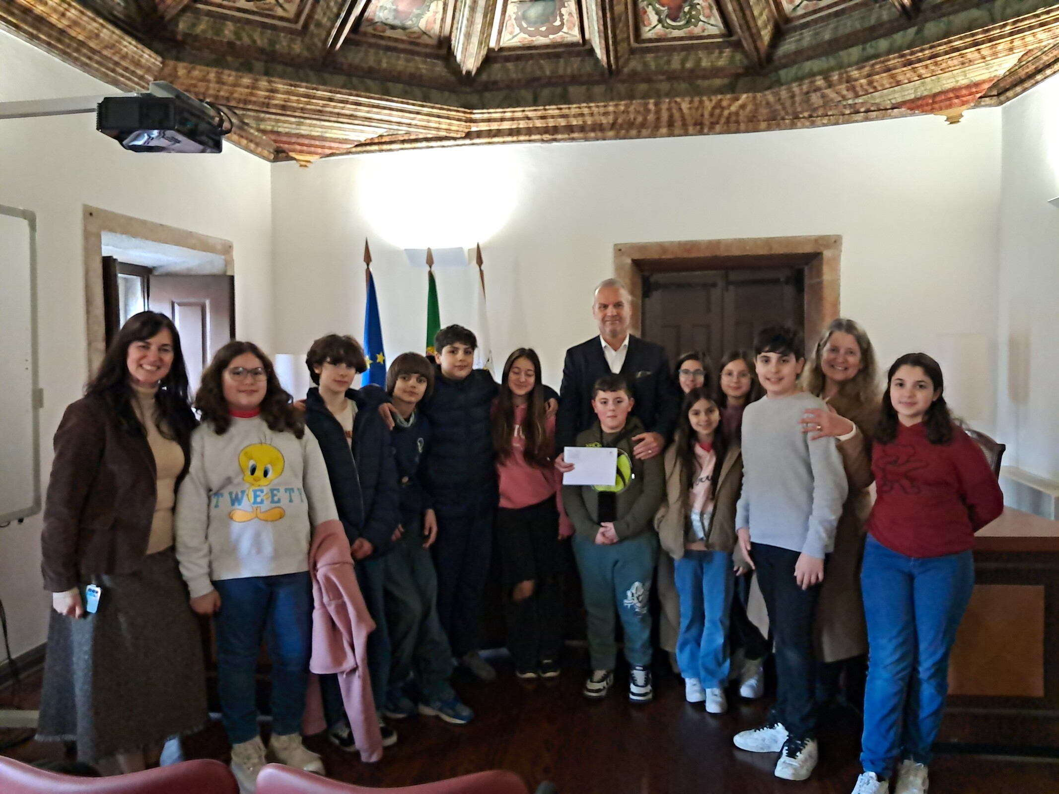 Presidente Rui Sampaio recebe carta de agradecimento de alunos do Agrupamento de Escolas de Góis