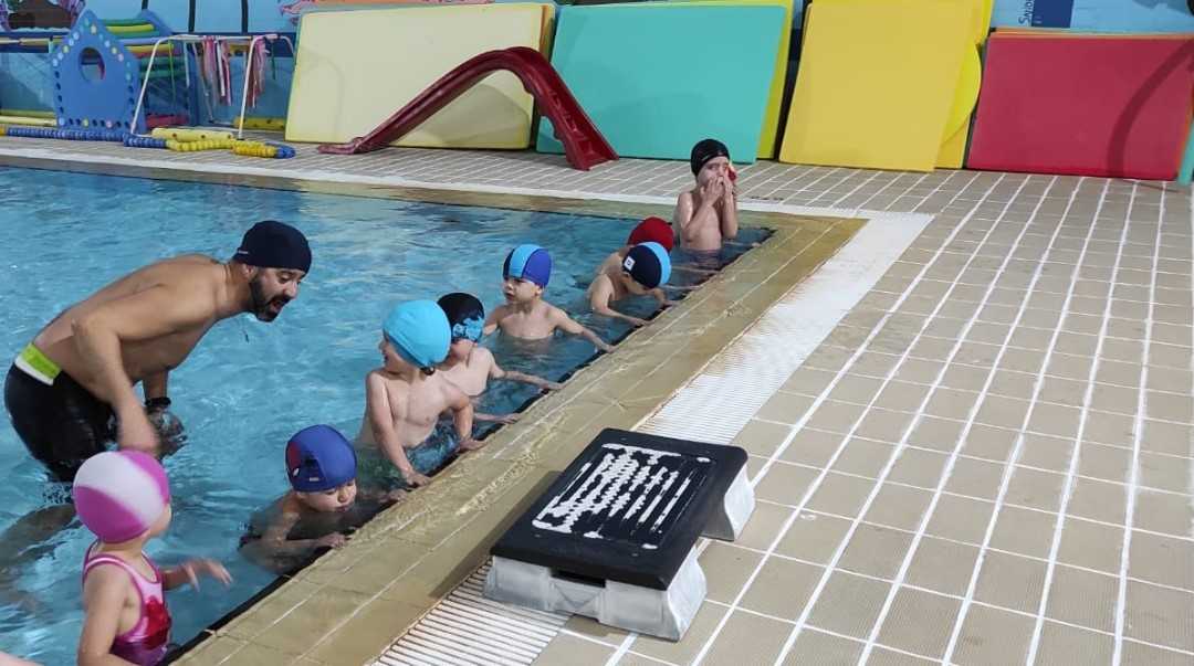 Autarquia dinamiza aulas de natação com crianças de Góis