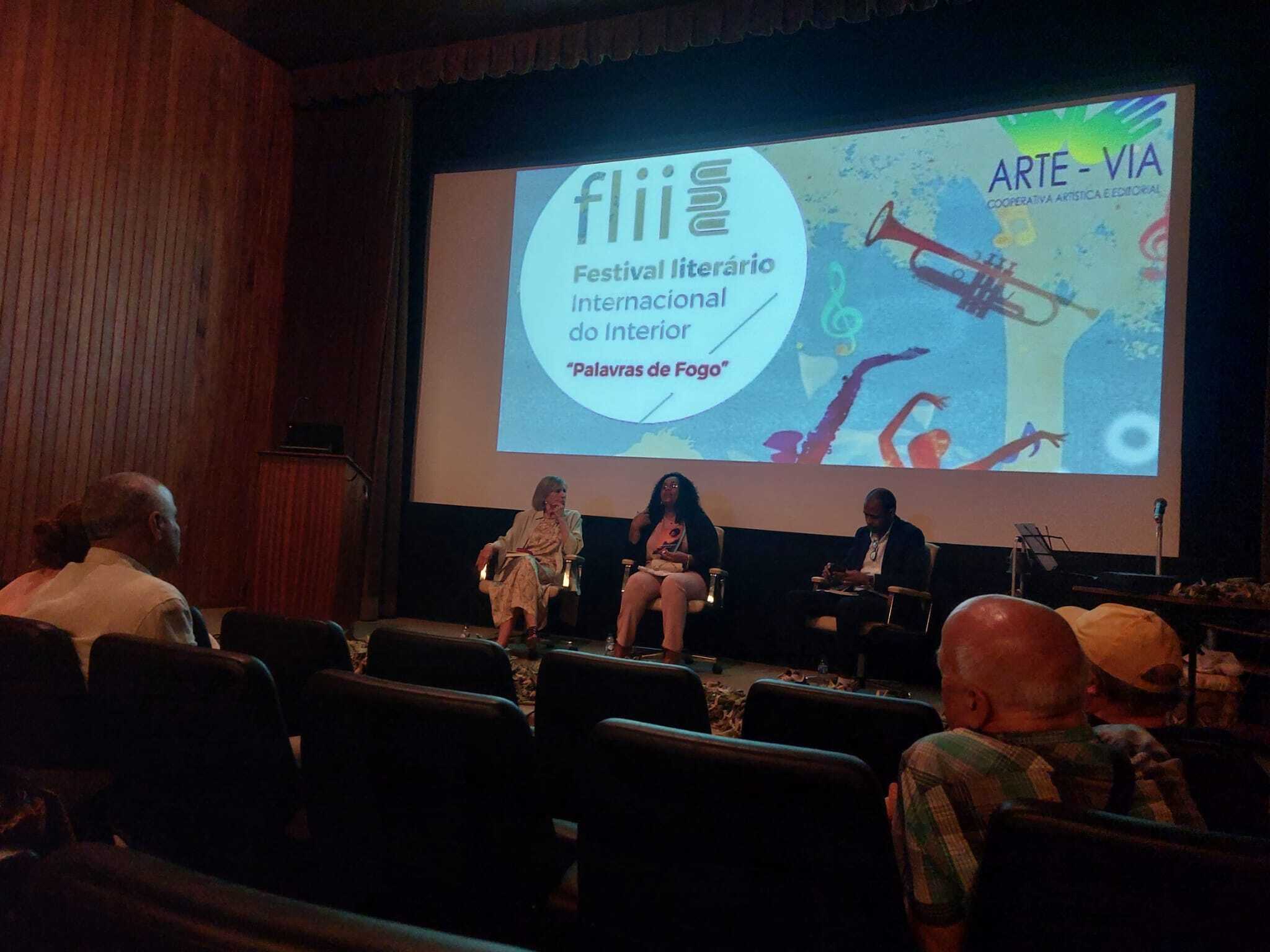FLII apresentou-se, hoje, em sessão inaugural, no Museu de Conimbriga