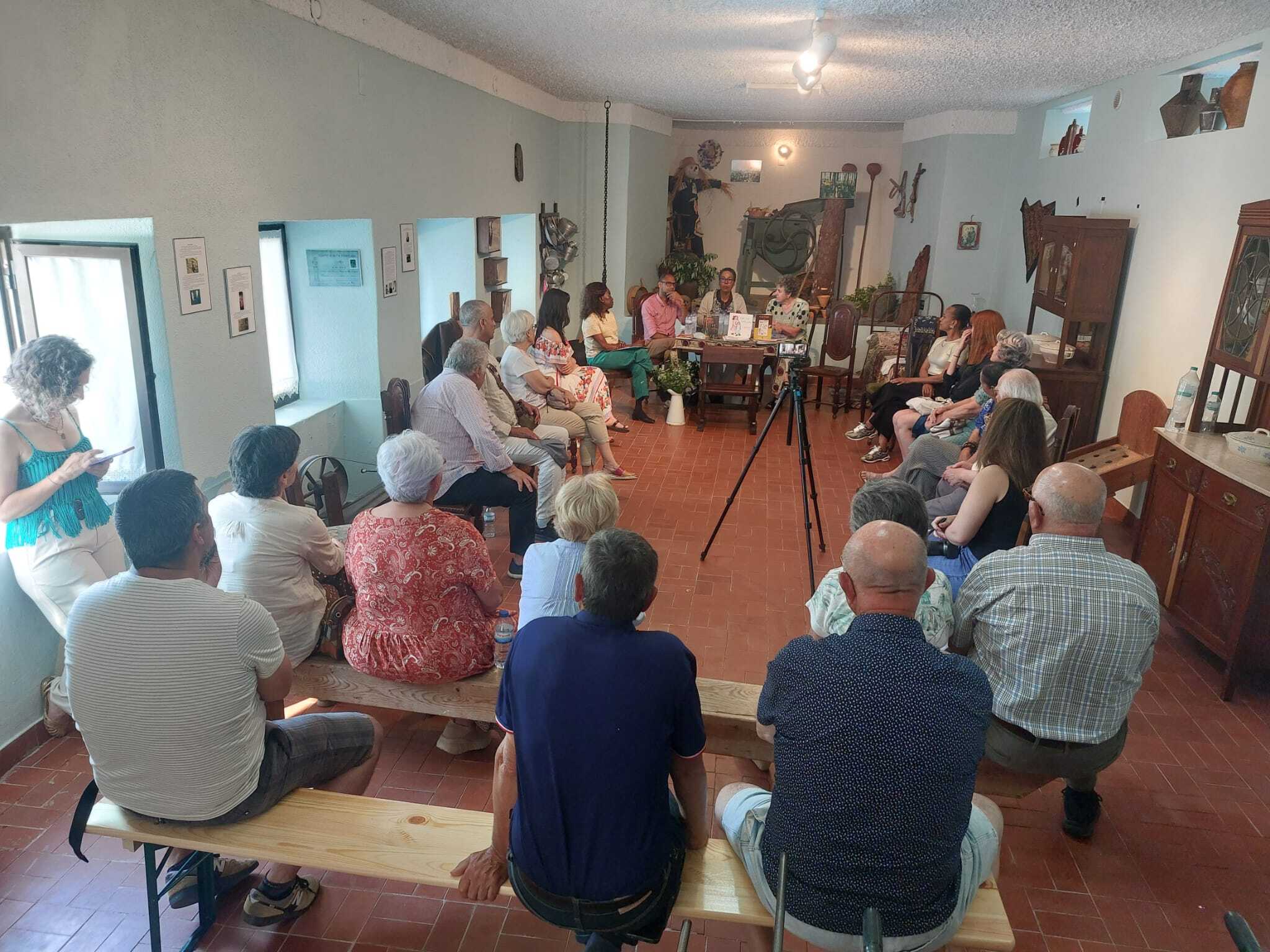 Iniciativa "Conversas à Volta do Mundo"