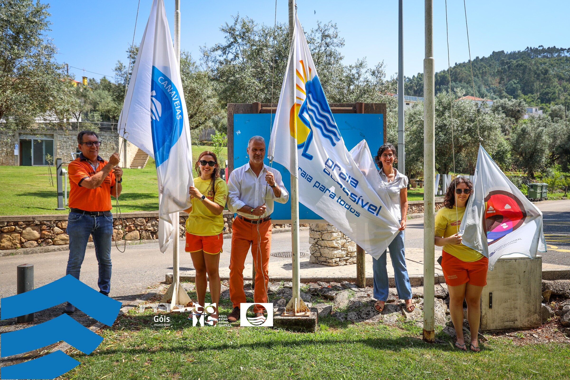 Hastear das Bandeiras na Praia Fluvial da Peneda e Canaveias