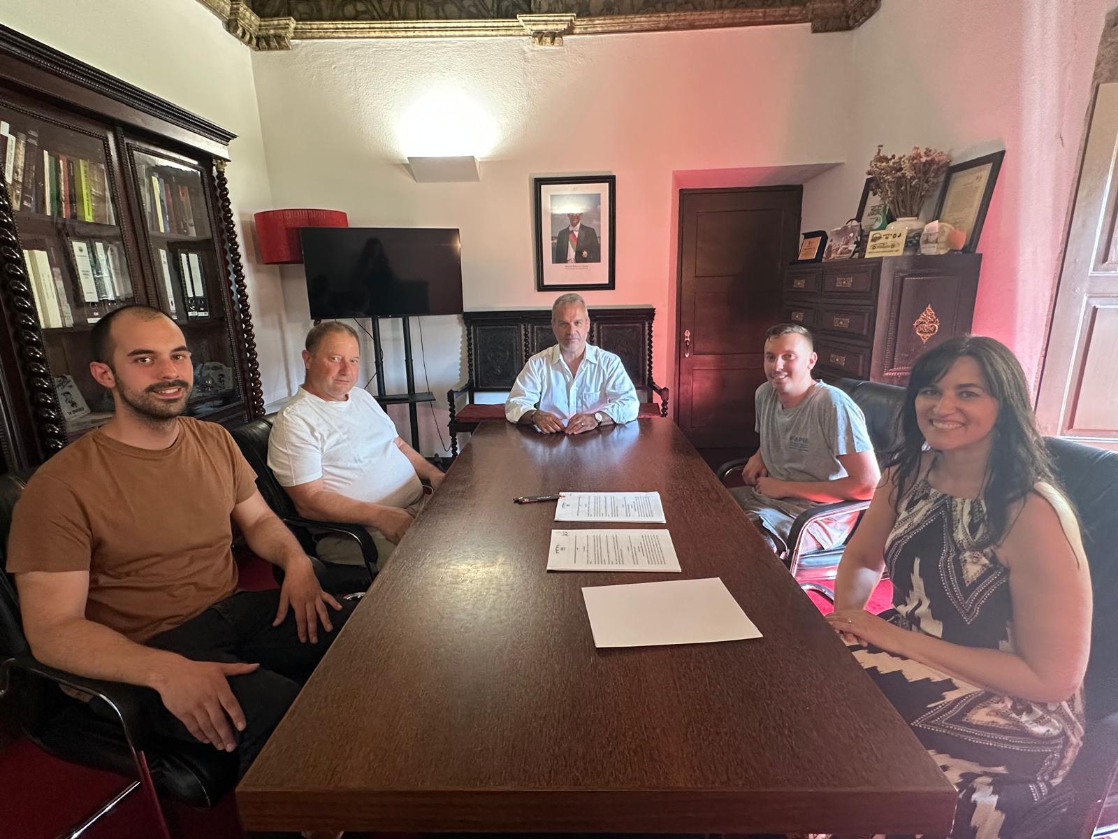 Assinatura de Contrato de Arrendamento de Pavilhão Industrial 