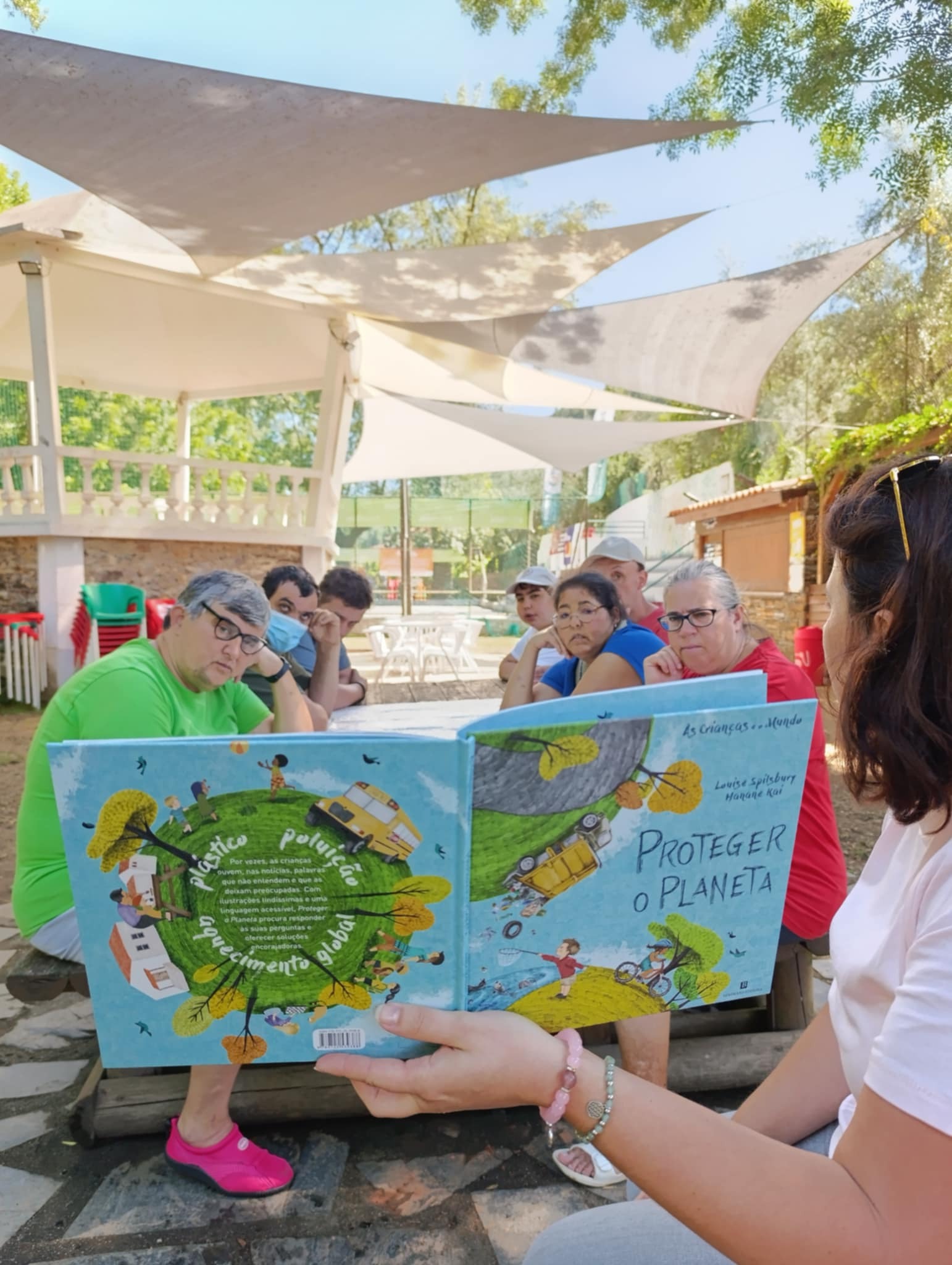 Atividade de Educação Ambiental "Viv(L)er a Natureza"