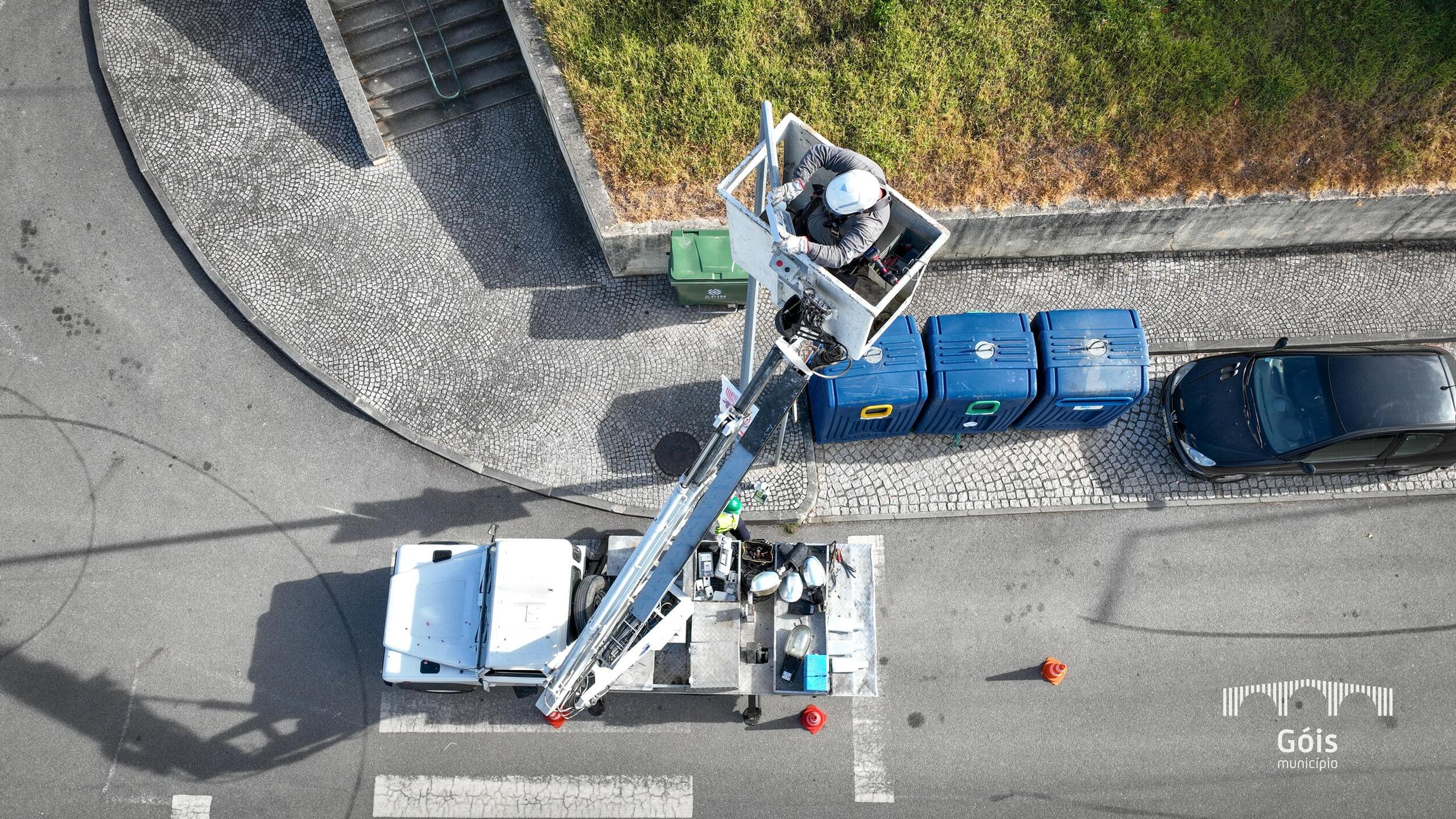 E-REDES substitui iluminação antiga por luzes LED na Vila de Góis