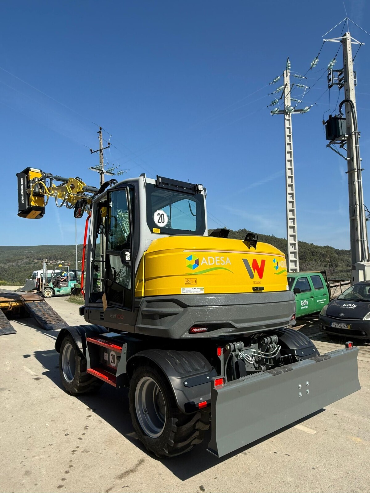ADESA recebe nova máquina para uso exclusivo no Município de Góis