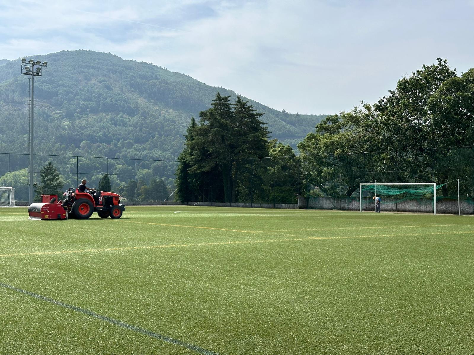 manutencao_relvado_campo_de_futebol_de_gois__7__1_2500_2500